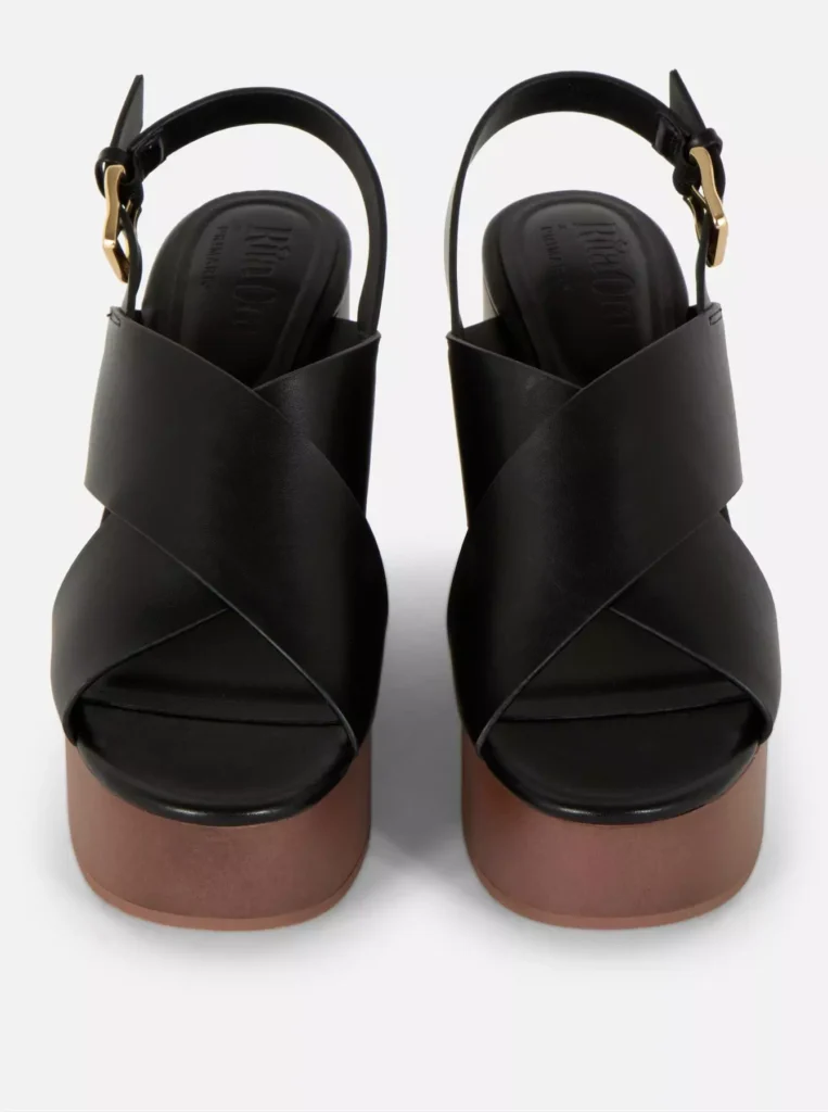 Sandalias de cuña con tira en el talón de Rita Ora / Primark