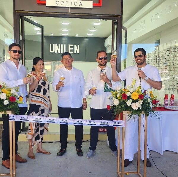 Unilen Óptica expande su visión en Roatán con una nueva sucursal