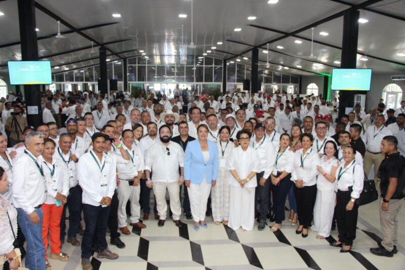 Roatán recibe con elegancia y unidad la XXXIV Asamblea Nacional de Municipios