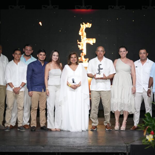 Roatán conquista los reflectores en los Premios Copán 2025