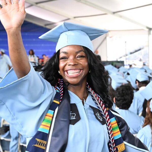 Isleña Nellcie Bodden se gradúa con honores de la Universidad de Columbia