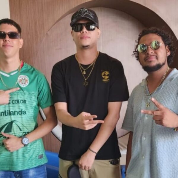 Voces urbanas desde Roatán: Roger Récords lanza “Yo Te Miré Raspando”