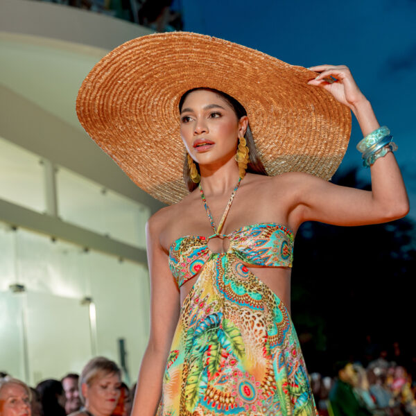 El emotivo retorno de la modelo isleña April Tobie a Roatán