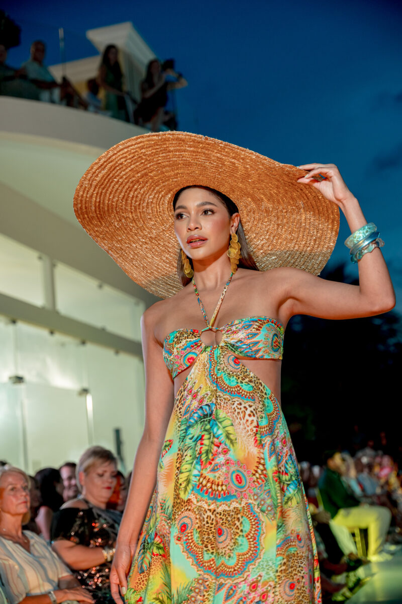 El emotivo retorno de la modelo isleña April Tobie a Roatán
