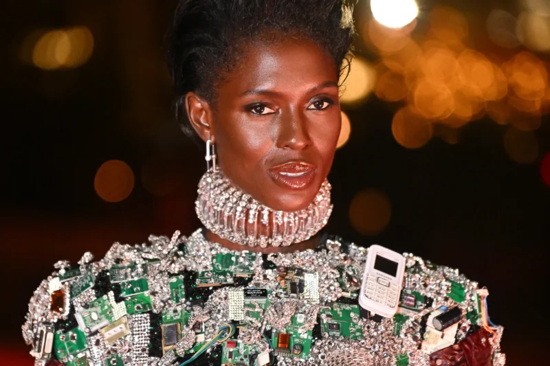 Los atuendos más extravagantes de famosos en lo que va del 2025