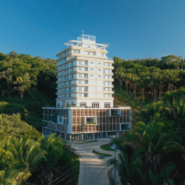 Roatán: de destino turístico a pionero financiero en América Latina