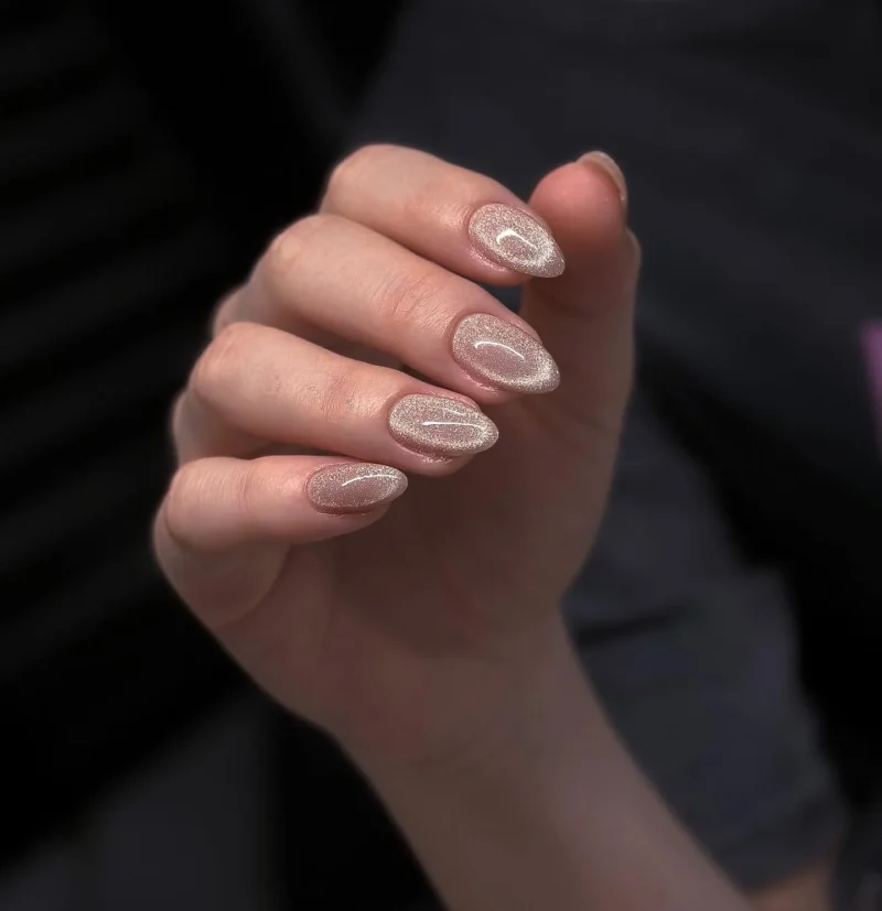 Tendencias 2025 para lucir tus uñas impecables por Yoanna Chapas