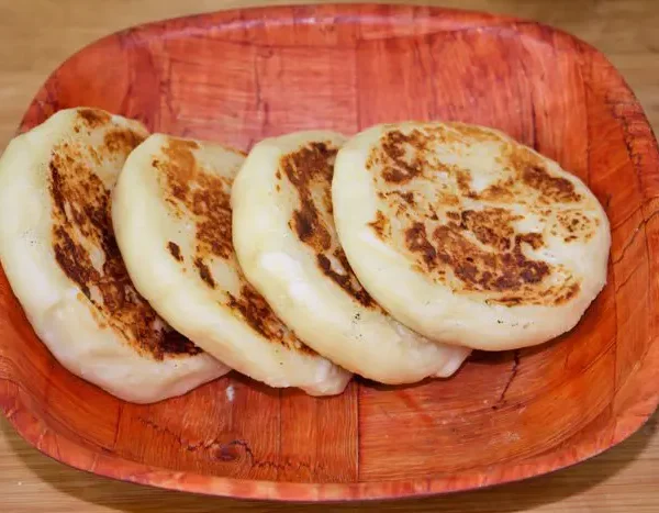 Delicias de la Hispanidad: Arepas de yuca con queso