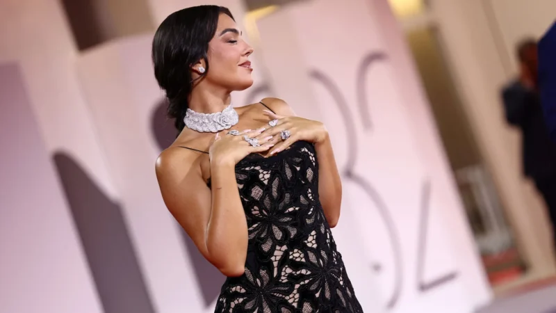 Uñas XL almendradas: símbolo en otoño 2025 que impone Georgina Rodríguez