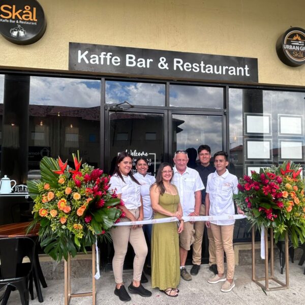 SKAL reapertura con el mismo sabor y un renovado espacio en Roatán