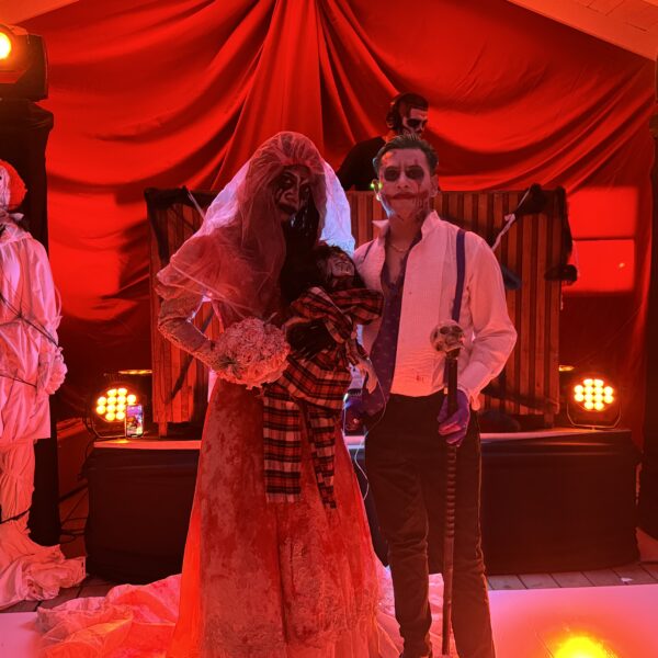 Paradise Beach Hotel vivió el terror y el ritmo en su Halloween Party