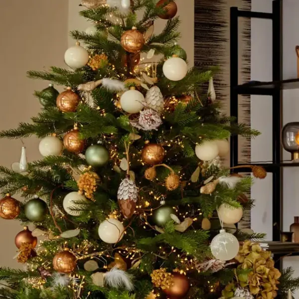 Tendencias para decorar tu árbol de Navidad en 2025, según Gabby Moreira