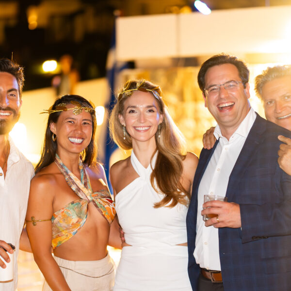 Grecia y Próspera estrechan vínculos con celebración cultural en Pristine Bay