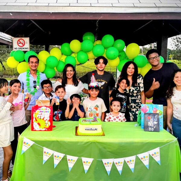 Matías López celebra 8 años con una fiesta llena de creatividad y alegría
