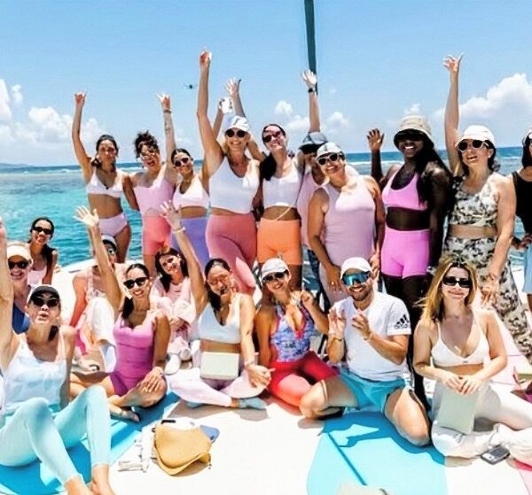 WAI marca un hito en Roatán con el primer evento de wellness en el mar