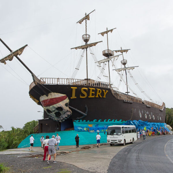 Isery: el barco que se convierte en postal viva de Santos Guardiola