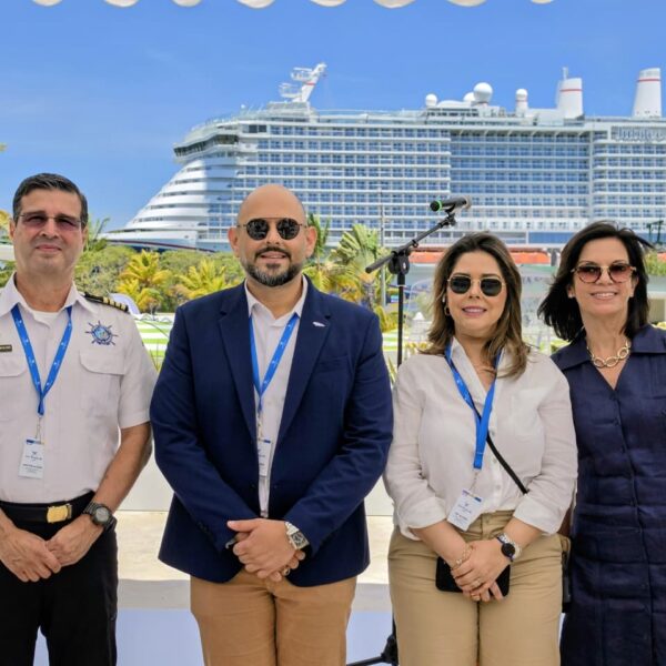 Carnival Cruise Line revela nueva identidad de Isla Tropicale en Roatán