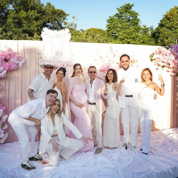 Nadia Ferreira y Marc Anthony celebran con elegancia la llegada de su primera hija