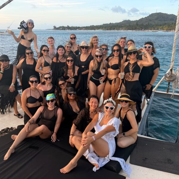 El amor en cuenta regresiva: Karen Poujol celebra su despedida de soltera en Roatán