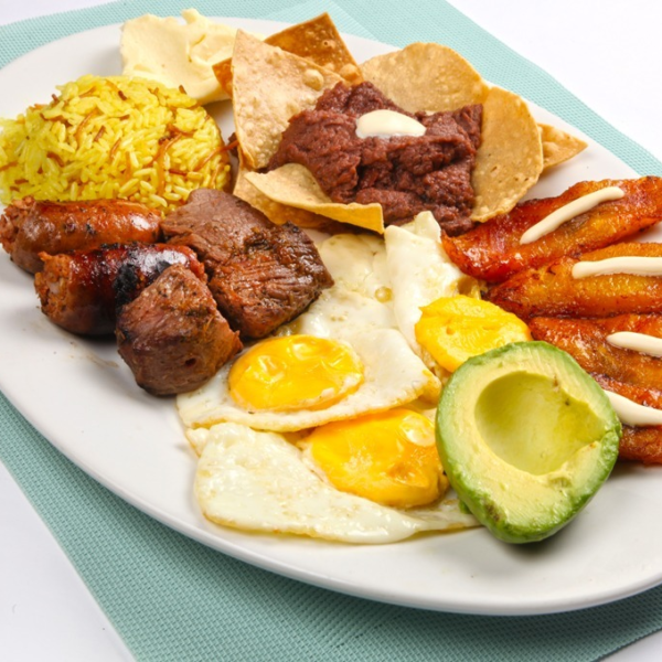 Desayunos tradicionales de Honduras: sabores que despiertan la identidad catracha