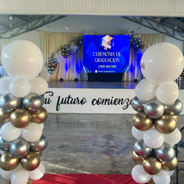 Entre sueños y logros: Escuela Bilingüe Roatán celebra la graduación de sus Seniors y pequeños de Preescolar