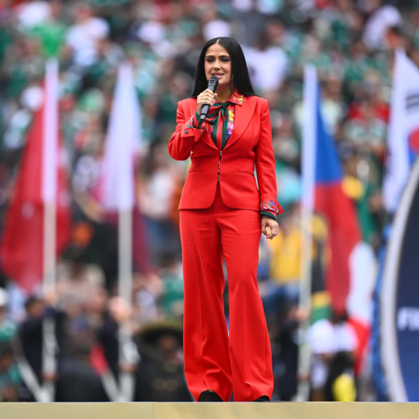 Salma Hayek inaugura el Mundial 2026 con un poderoso mensaje de unidad y orgullo mexicano