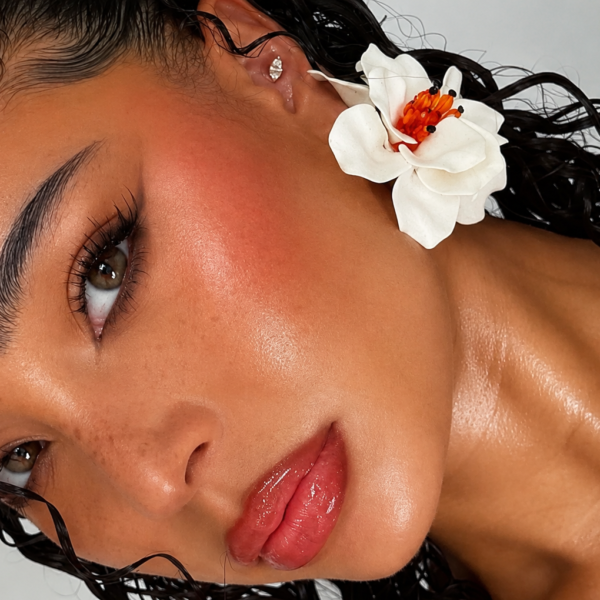 Maquillaje de playa: la rutina perfecta para lucir fresca, radiante y protegida bajo el sol