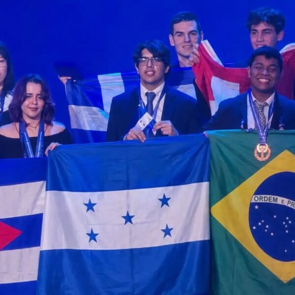 Ángel Munguía pone en alto a Honduras al conquistar el bronce en Olimpiada Internacional de Química