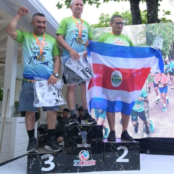 Una carrera con sabor caribeño: atletas de 12 países brillan en el 21K Roatán 2026