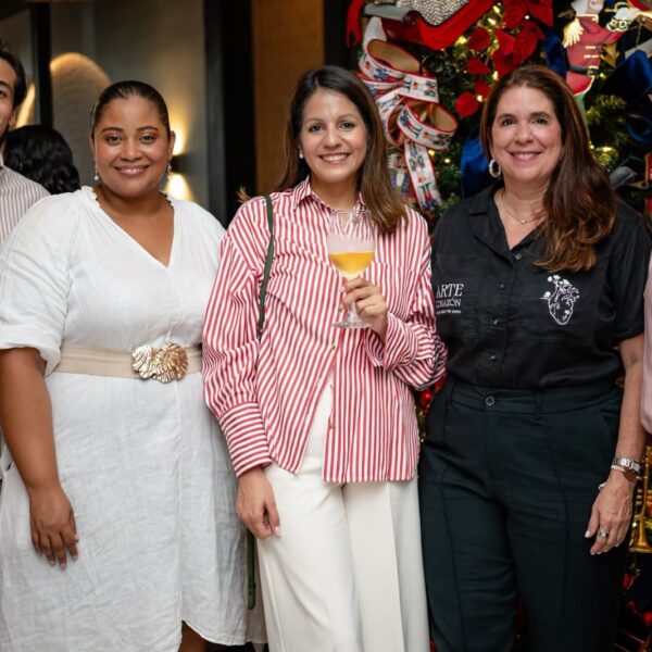 Kimpton Grand Roatán adelanta la magia de diciembre con «Christmas in July»