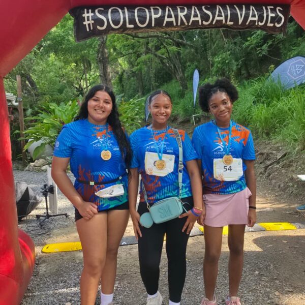 Acropora Eco Trail Run 2026 reunió a más de 150 corredores en apoyo a la conservación de Roatán