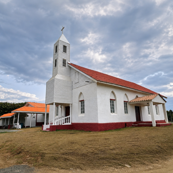 Bethesda Methodist Church: un símbolo vivo de la historia de Roatán