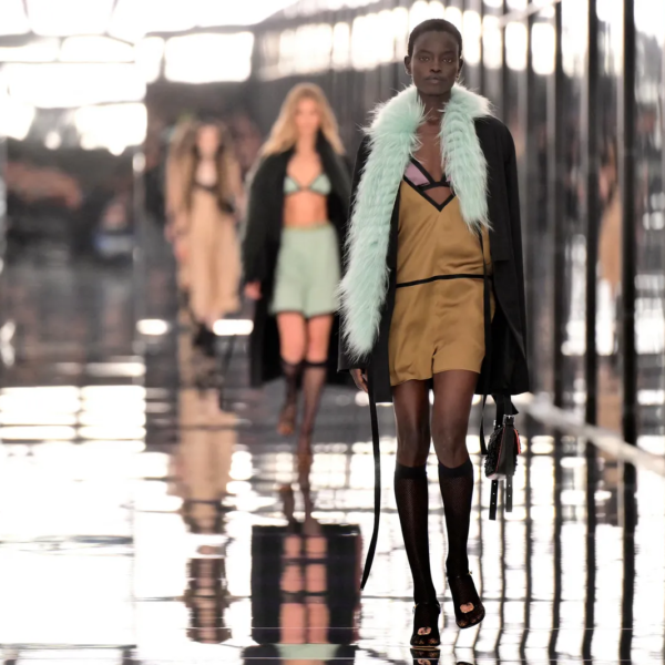 Fendi convierte el cuerpo en protagonista de su Primavera-Verano 2027