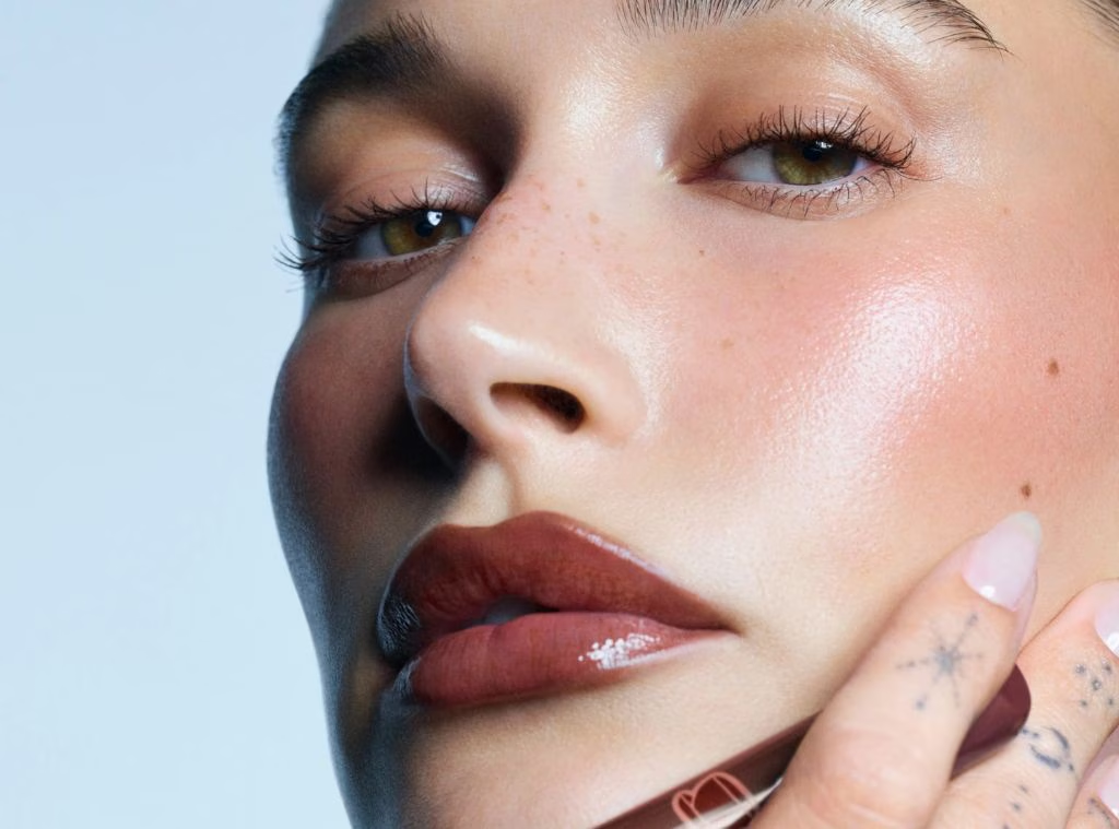 Hailey Bieber 